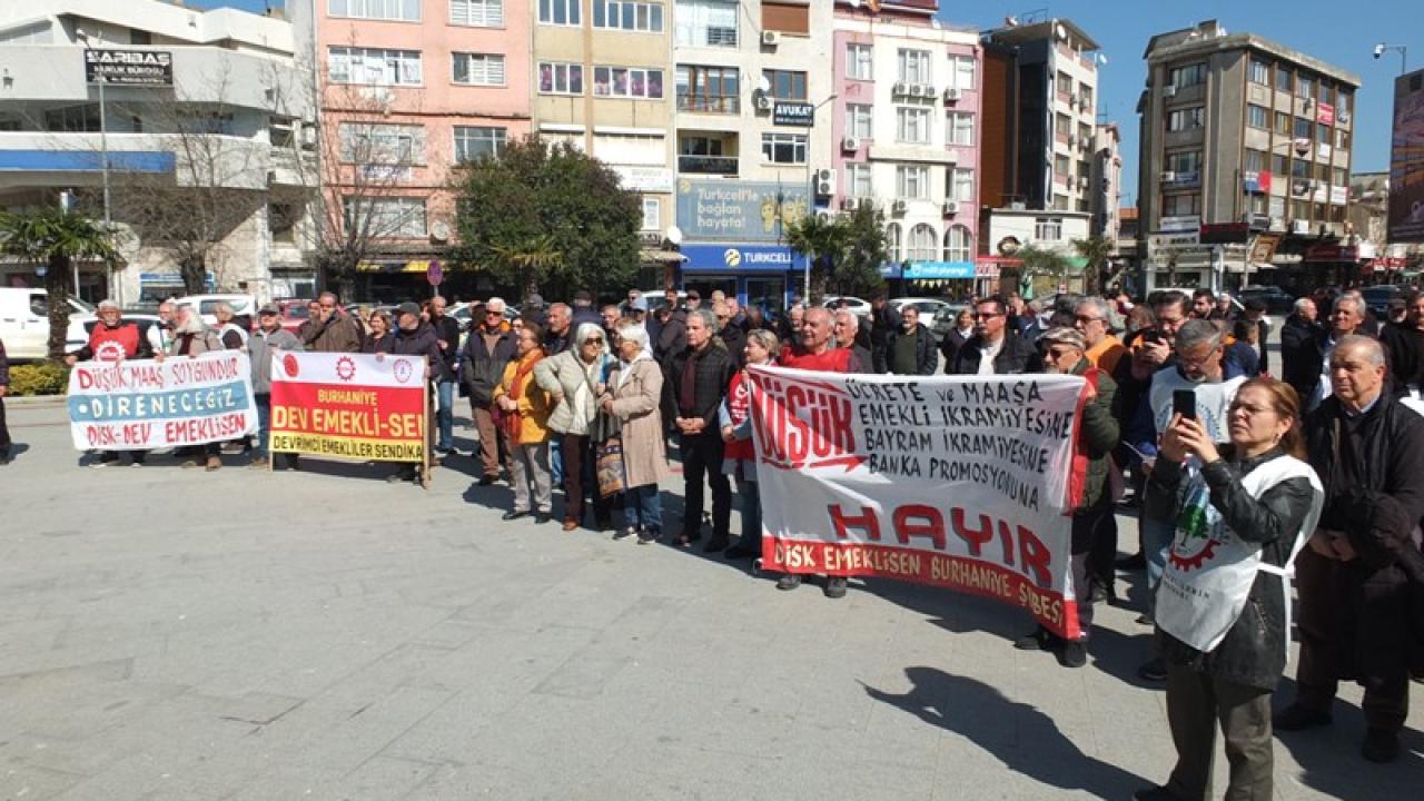 Burhaniye’de laiklik eylemi düzenlendi