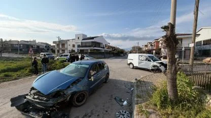 Burhaniye’de sık kaza yaşanan kavşağa düzenleme yapılması istendi