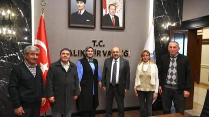 Burhaniyeli dernekçiler Vali Ustaoğlu’nu ziyaret etti