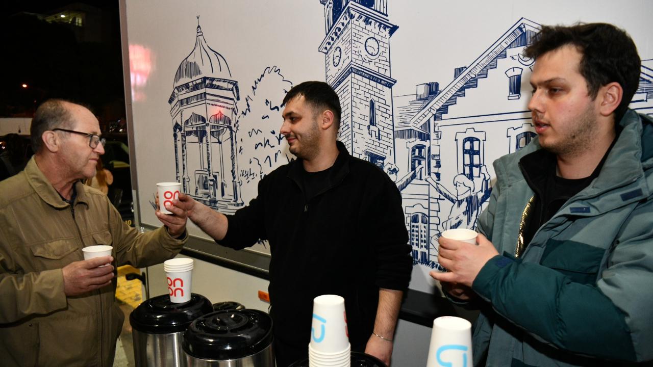 Büyükşehir Ramazan bereketini Burhaniye’ye taşıdı