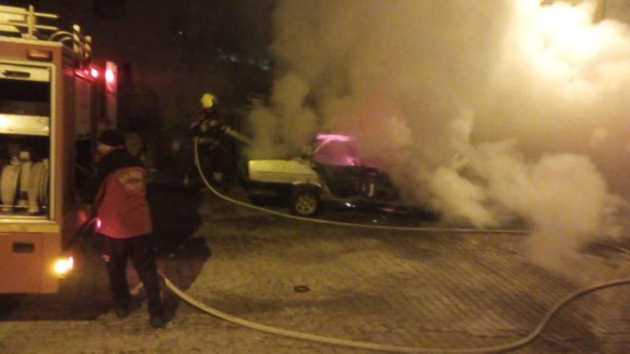 Dursunbey’de araç yangını