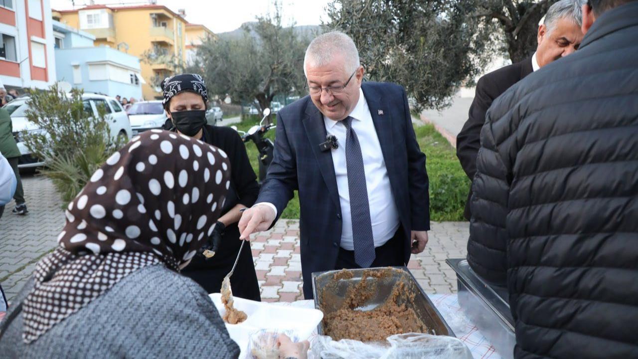 Edremit Belediyesi iftar sofraları Altınoluk’ta kuruldu