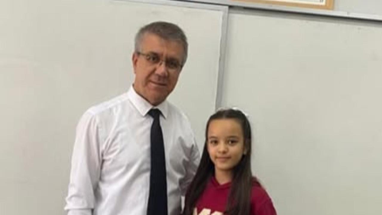 Edremit’te başarılı öğrenciye müdür teşekkürü