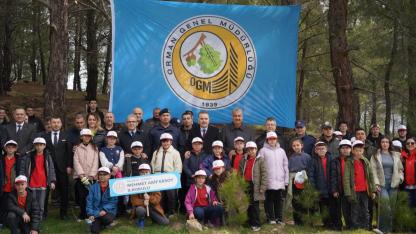 Edremit’te geleceğe nefes: Yüzlerce fidan toprakla buluştu