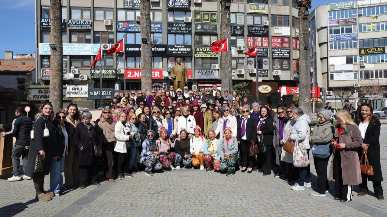 Edremit’te “Kadın Emeği Pazarı” açıldı