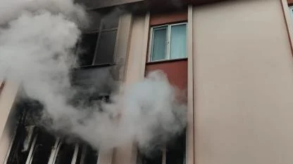 Geceyi Alevler Aydınlattı: Bandırma’da 5 Kişi Kurtarıldı