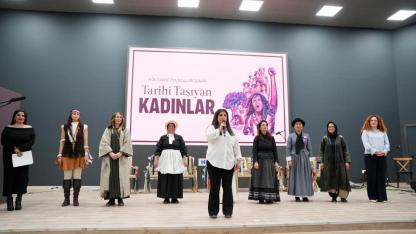 Gömeç’te 8 Mart Dünya Emekçi Kadınlar Günü, anlamlı ve yoğun katılımlı bir programla kutlandı