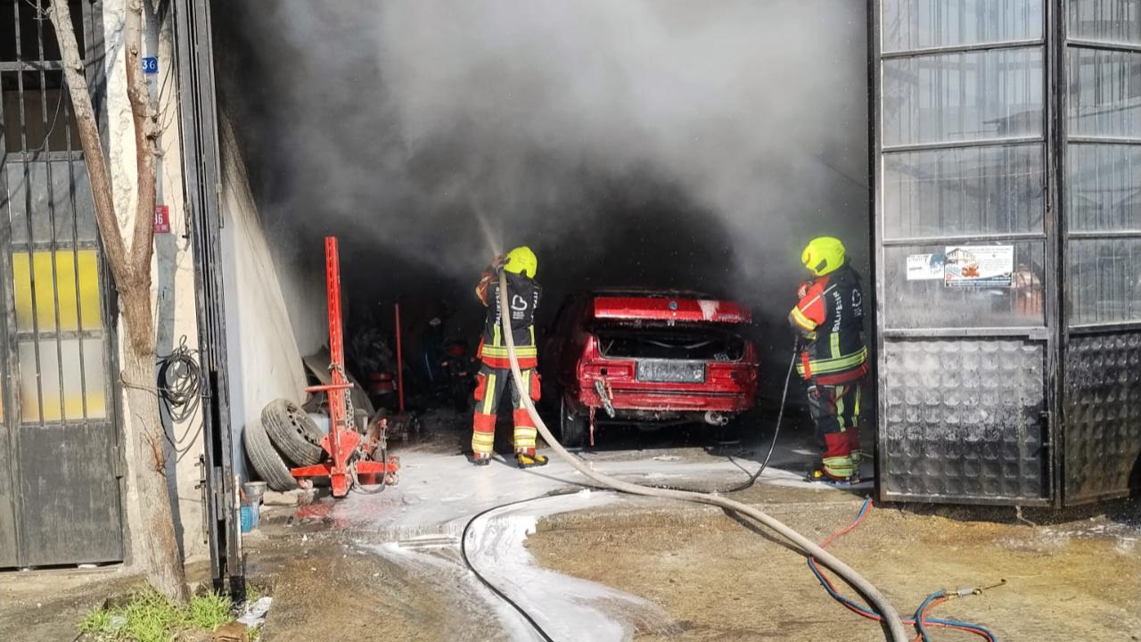 Havran’da boya atölyesinde korkunç yangın: 2 araç yandı, 1 kişi yaralandı
