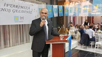 İYİ Partili Turhan Çömez’den Bandırma’da iftar yemeği