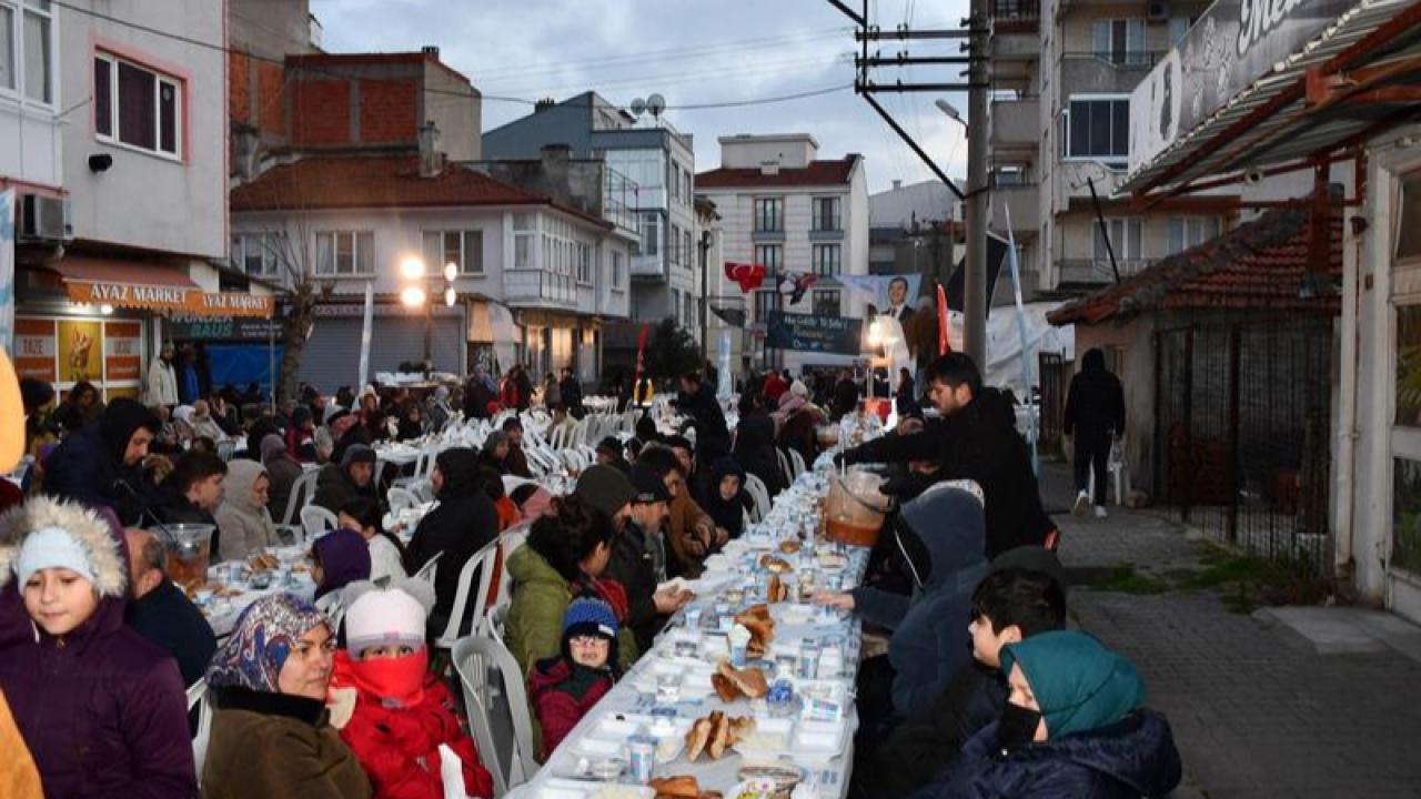 Karesili vatandaşlar Büyükşehir’in iftar sofrasında oruçlarını açtı