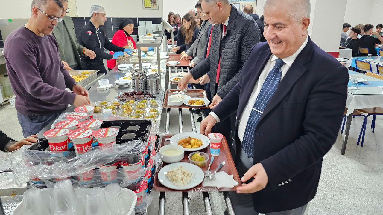 Maarif Ailesi Ramazan'ın Manevi İkliminde Öğrencilerle Buluştu