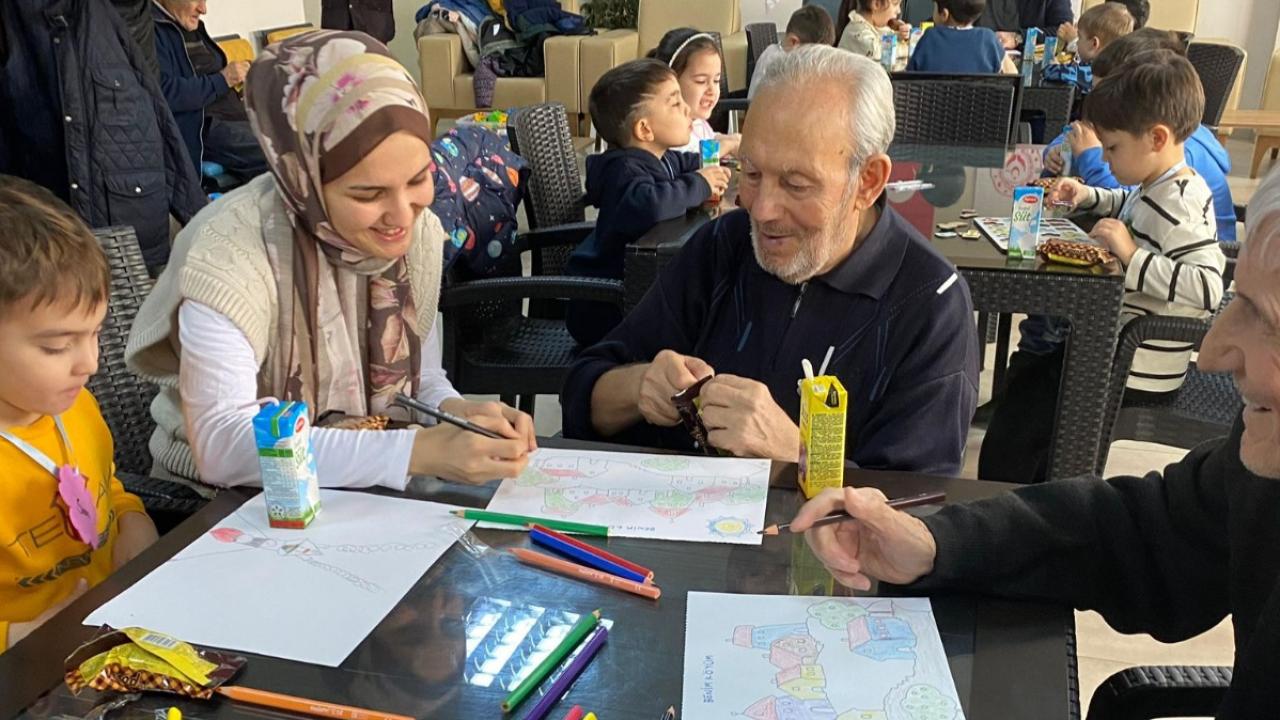 Minik Kalplerden Büyük Çınarlara Anlamlı Ziyaret