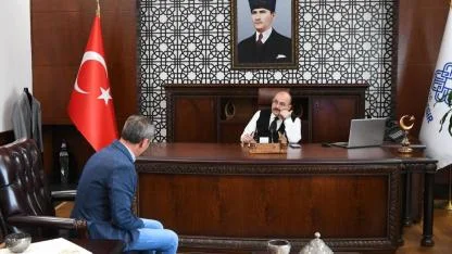 Vali Ustaoğlu, Sındırgı Emendere Mahalle Muhtarı ile bir araya geldi