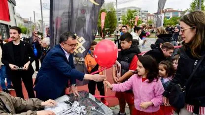 Altıeylül'de çocuklar eğlenceye doydu