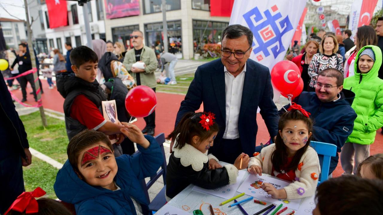 Altıeylül'de çocuklar eğlenceye doydu
