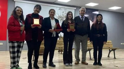 Altınoluk’ta Anlamlı Prömiyer: