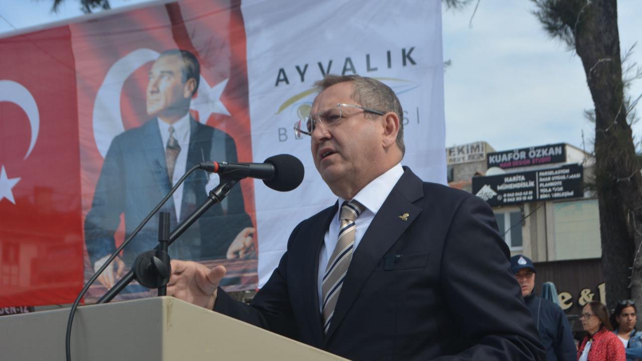 Atatürk’ün Ayvalık’a Gelişinin 92. Yıl Dönümü Törenle Kutlandı