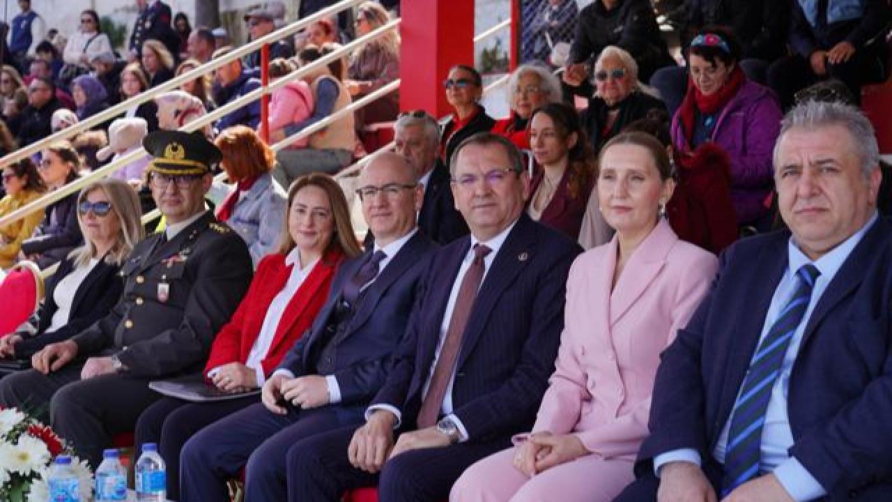 Ayvalık’ta 106. kez 23 Nisan coşkusu