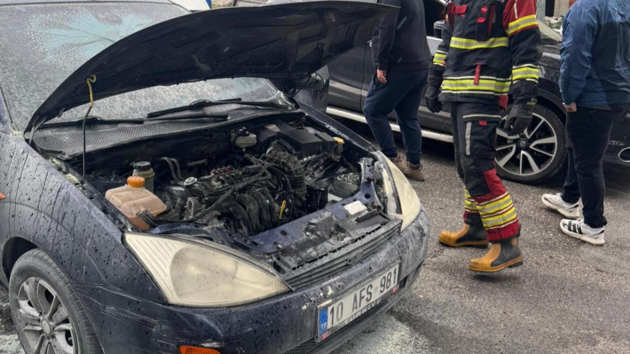 Ayvalık’ta araç yangınına müdahale