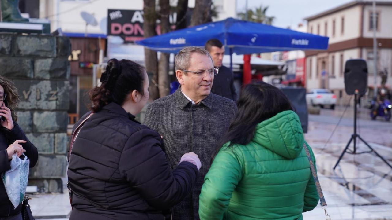 Ayvalık’ta Demokrasi Vurgusu…