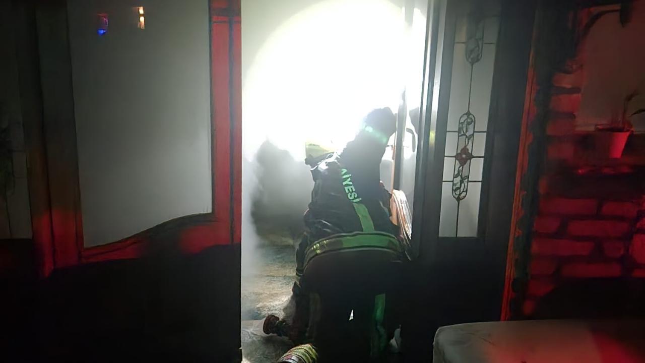 Ayvalık’ta İş Yeri Yangını Korkuttu