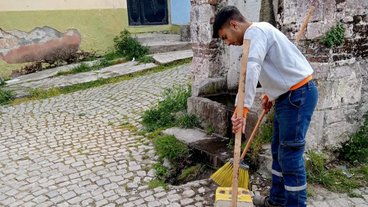 Ayvalık’ta Temizlik Seferberliği Sürüyor
