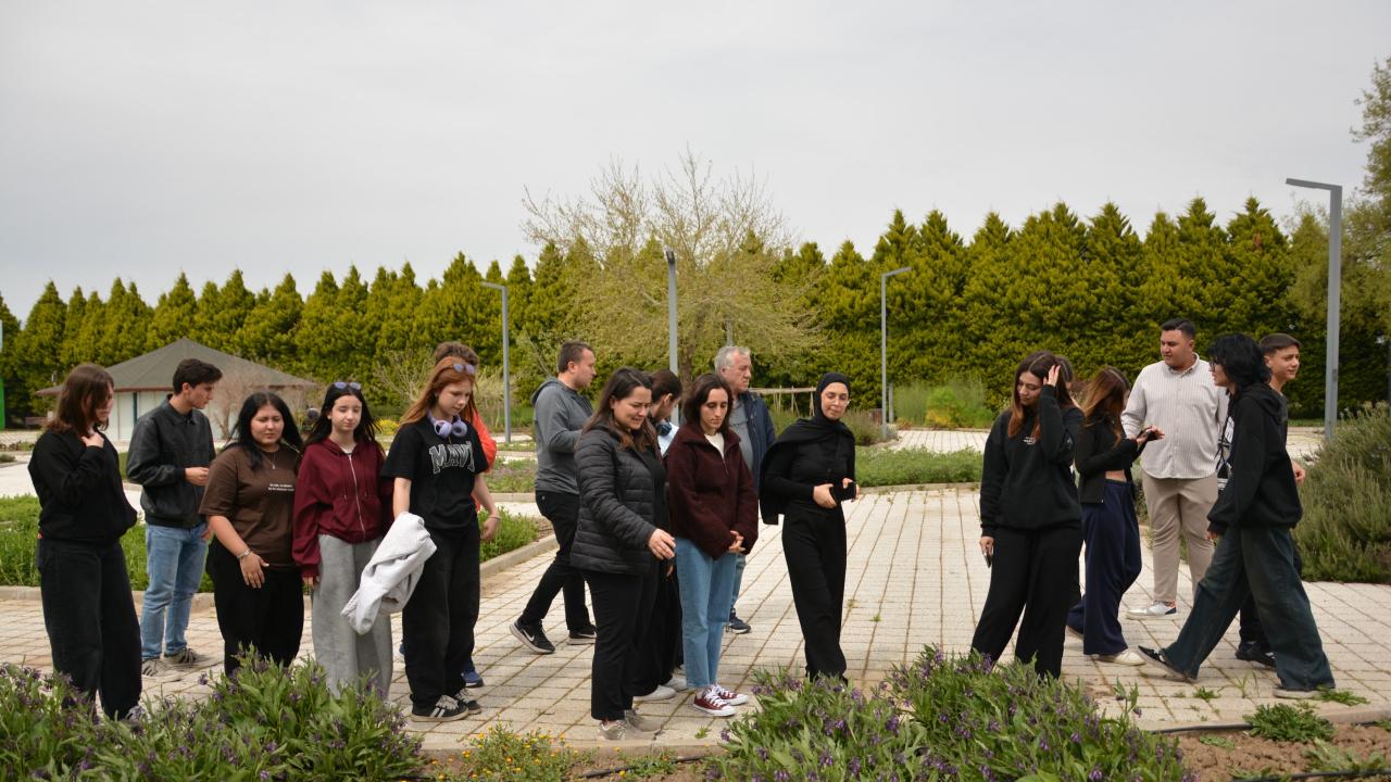 BAÇEM ile öğrenciler doğanın inceliklerini öğreniyor