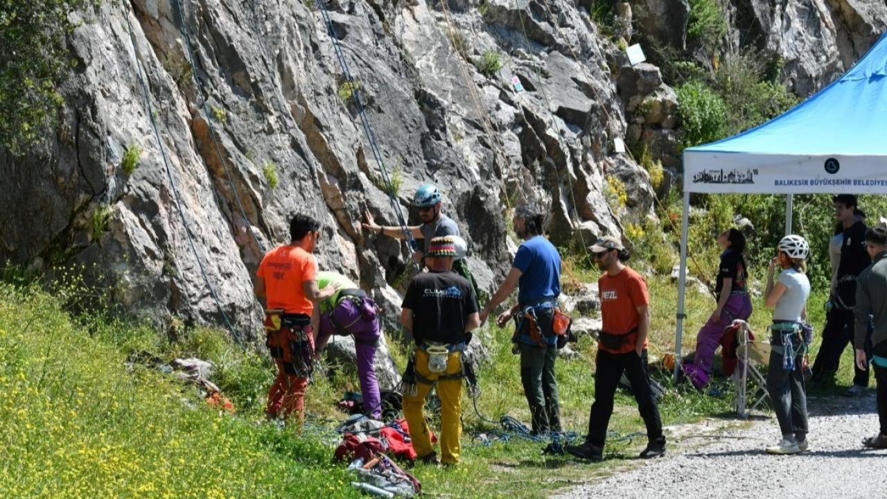Balıkesir 7. Kaya Tırmanış Şenliği doğa tutkunlarını buluşturdu