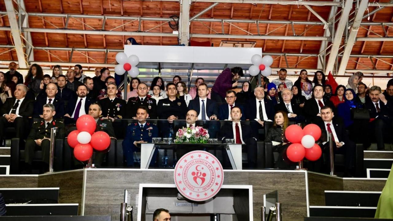 Balıkesir’de 23 Nisan Gururu: Çocuklar Bayramlarını Doyasıya Yaşadı