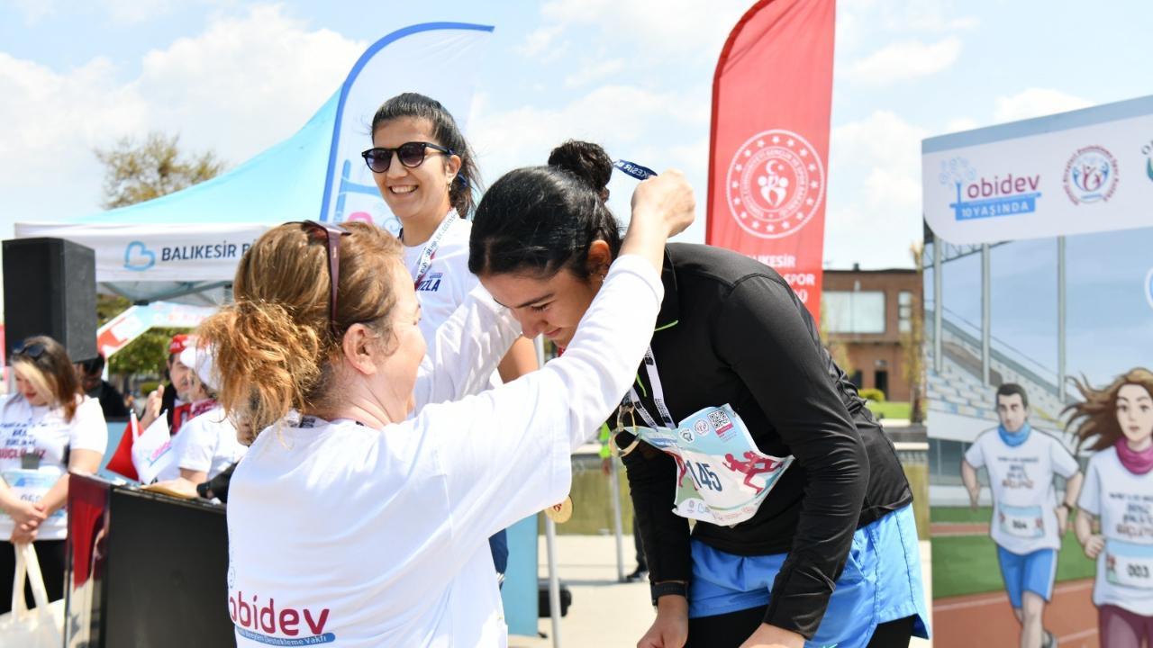 Balıkesir’de adımlar otizm farkındalığı için atıldı