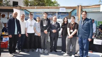 Balıkesir'de Mesleki Eğitim Gücünü Gösterdi: Cumhuriyet Meydanı'nda Geleceğe Açılan Büyük Buluşma