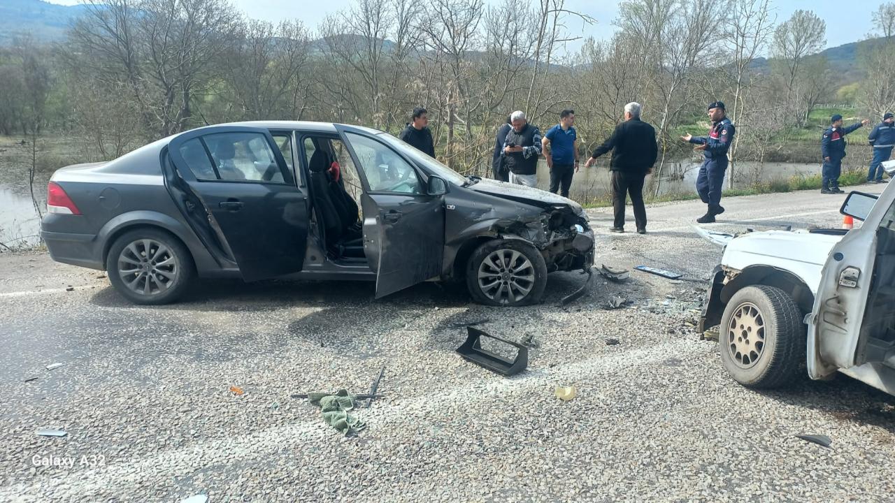 Balya’da çift taraflı kaza: 7 yaralı