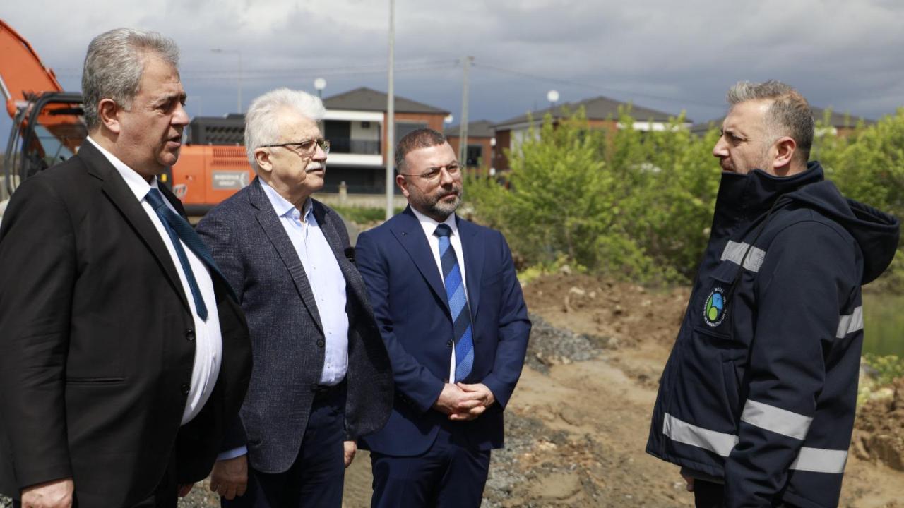 Başkan Deveciler, Altınyol Caddesi'ndeki altyapı çalışmalarını inceledi