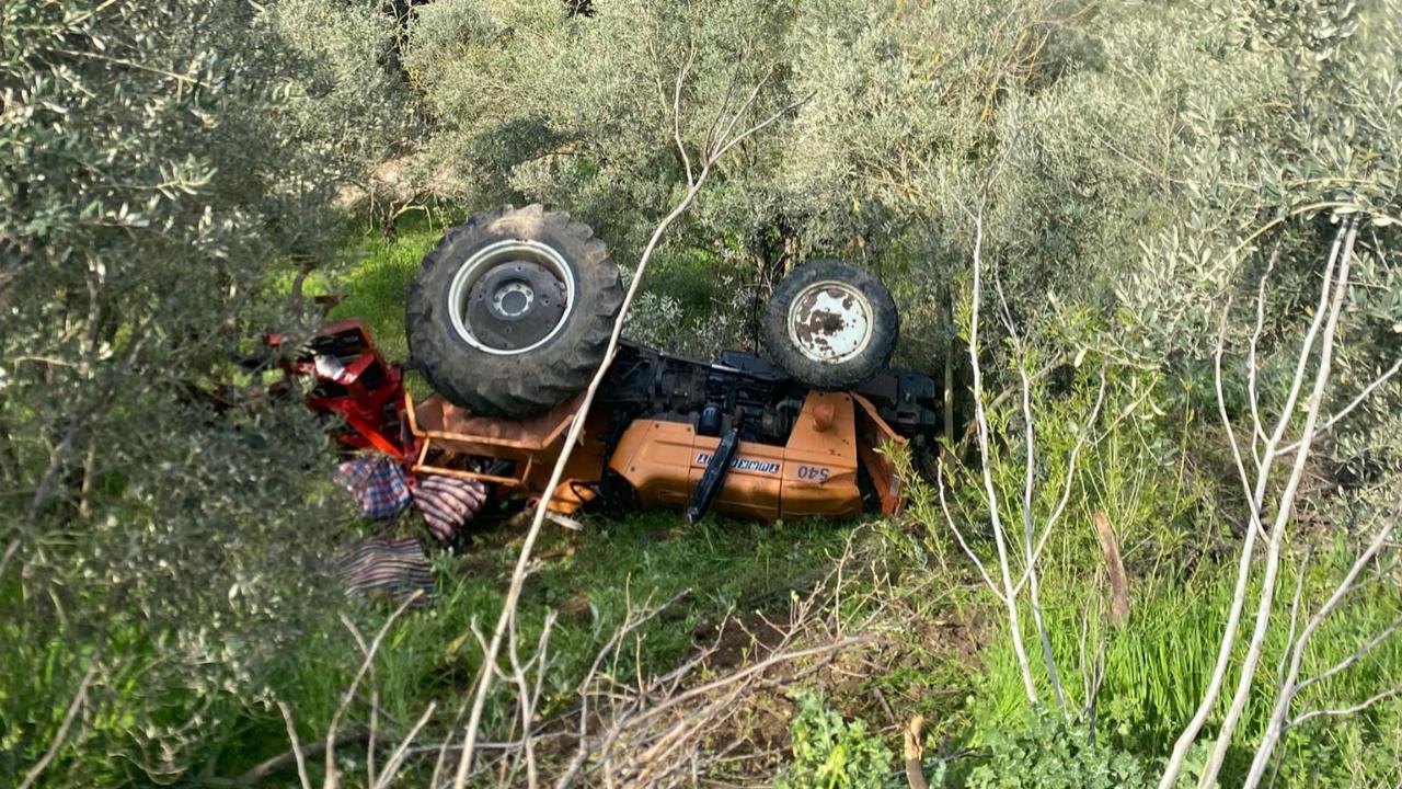 Bigadiç’te Traktör Şarampole Uçtu: 2 Yaralı