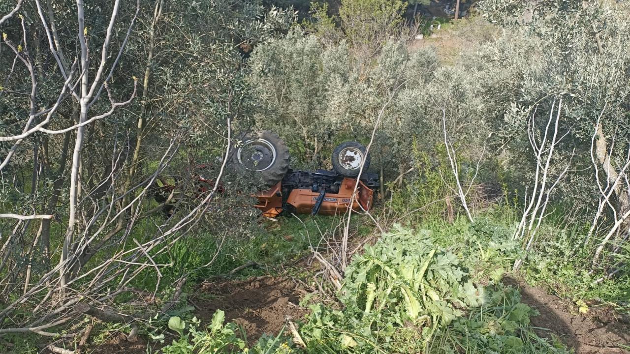 Bigadiç’te Traktör Şarampole Uçtu: 2 Yaralı