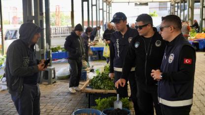 Burhaniye Belediyesi Zabıta Ekipleri Denetimlerini  Aralıksız Sürdürüyor