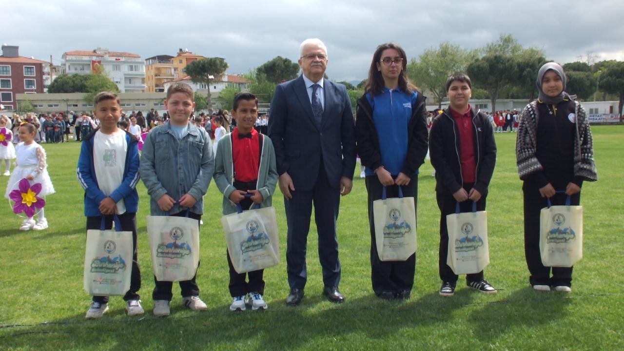 Burhaniye’de 23 Nisan coşkuyla kutlandı