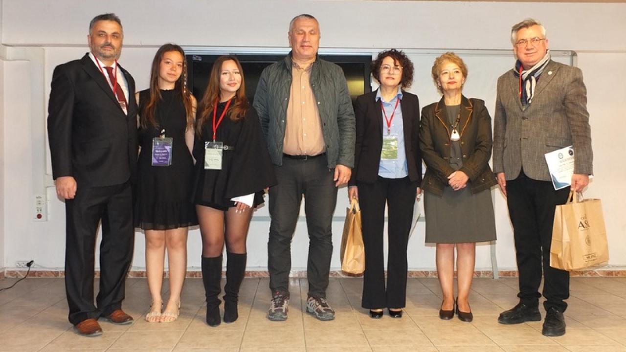 Burhaniye’de çalıştay öğrencileri akademisyenlerle buluşturdu