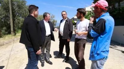 Burhaniye’de doğalgaz çalışmalarında bozulan yollar onarılıyor