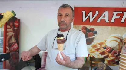 Burhaniye’de dondurma sezonu açıldı