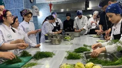 Burhaniye’de Gastronomide zeytinyağı deneyimi gerçekleştirildi