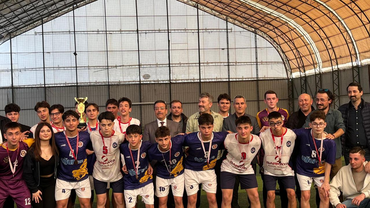 Burhaniye’de Gençlik Futbol Müsabakası finali yapıldı