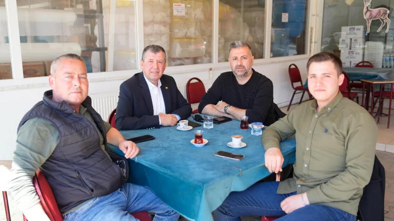 Burhaniye’de Hürriyet Mahallesinde değerlendirme toplantısı düzenlendi