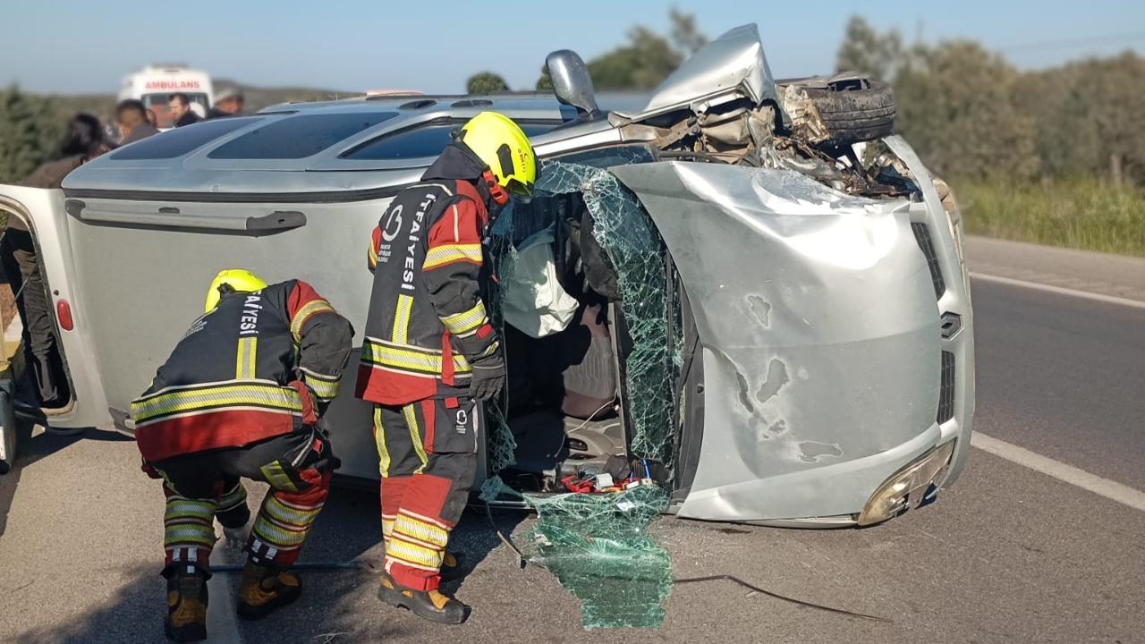 Burhaniye’de iki araç çarpıştı: Yaralı sürücü itfaiye tarafından kurtarıldı