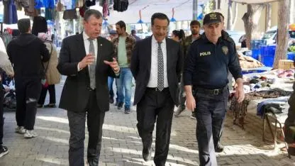 Burhaniye’de Kaymakam Atilla Pazar esnafını ziyaret etti