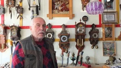 Burhaniye’de makine teknisyenini eski merakı saat Kkoleksiyoneri yaptı