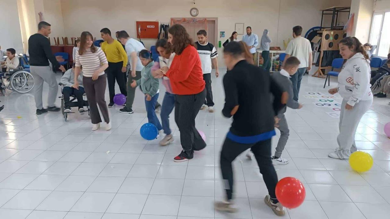 Burhaniye’de Otizmliler için etkinlik düzenlendi