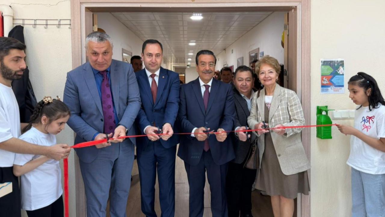 Burhaniye’de özel öğrencilerin düzenlediği Bilim Fuarı ilgi gördü