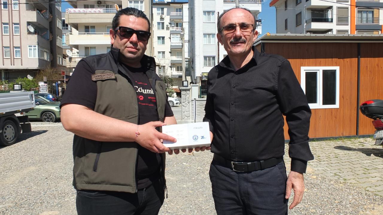 Burhaniye’de sendika üyelerine hediyeli ziyaret