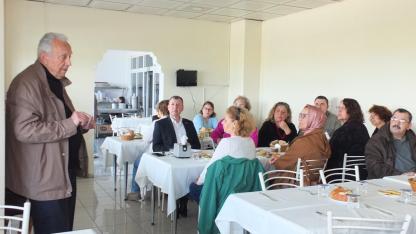 Burhaniye’de Yüksek Öğrenim Derneği üyeleri kahvaltıda buluştu